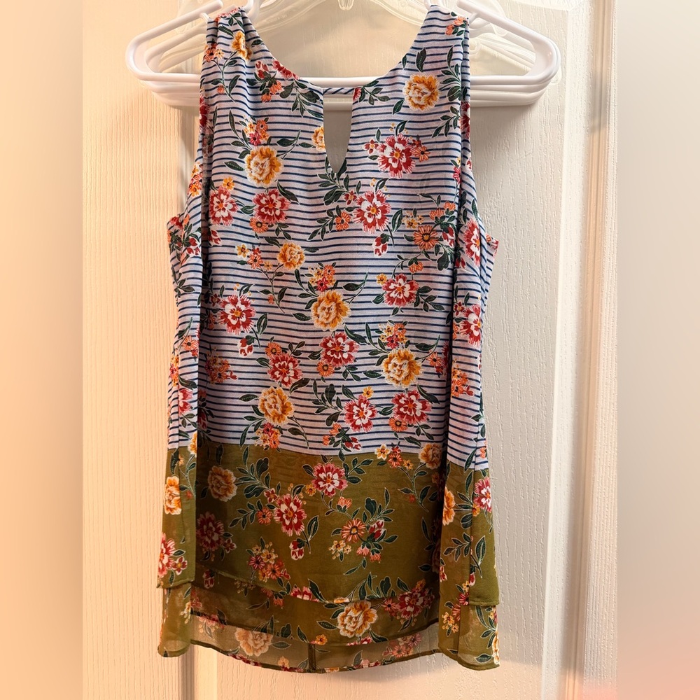 Cabi top